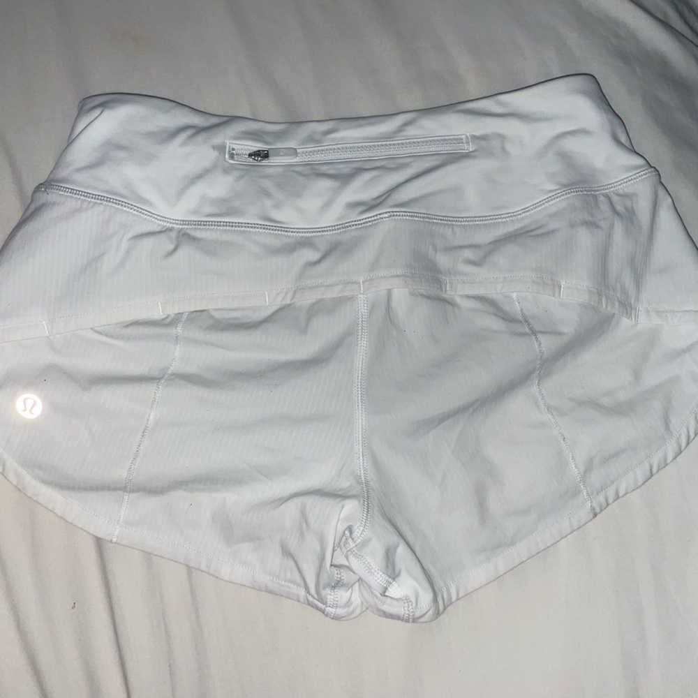 Size 2 which is equivalent to an xs